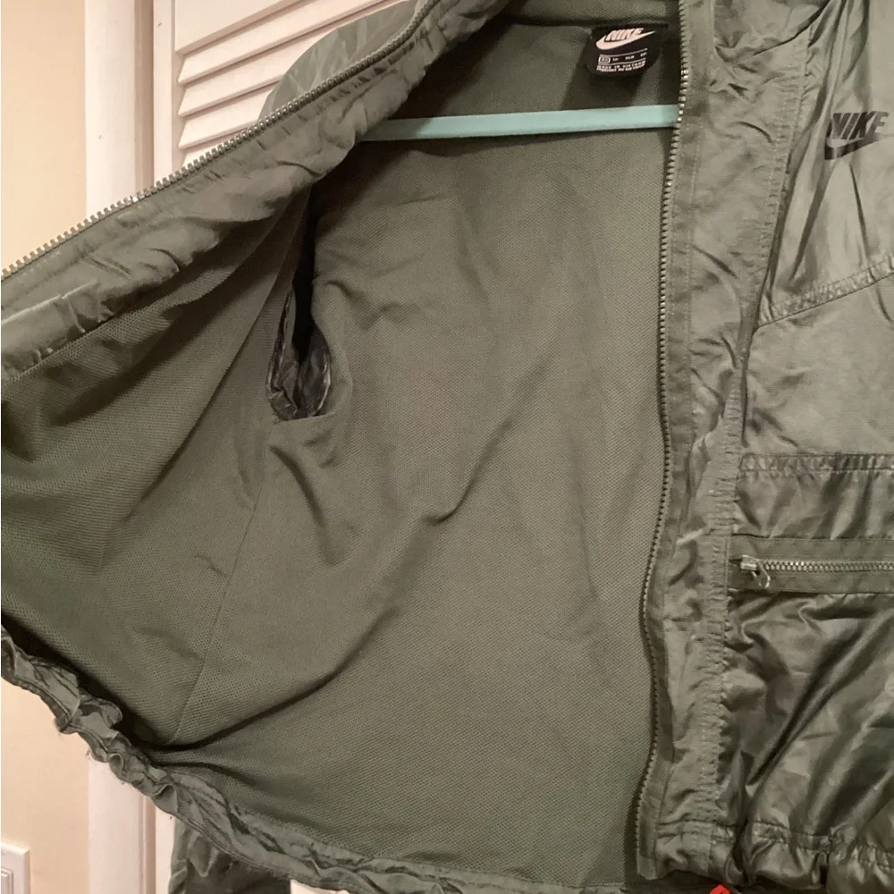 Nike Sportswear Windrunner Cargo Jacket in Green XS